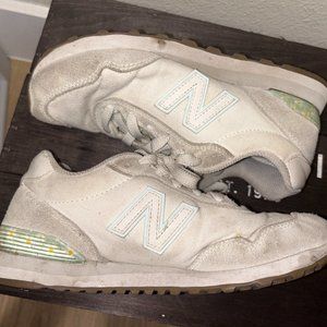 New Balance Women’s 515 V3 Sneaker. Size 6.5. Sea Salt/Light Turf